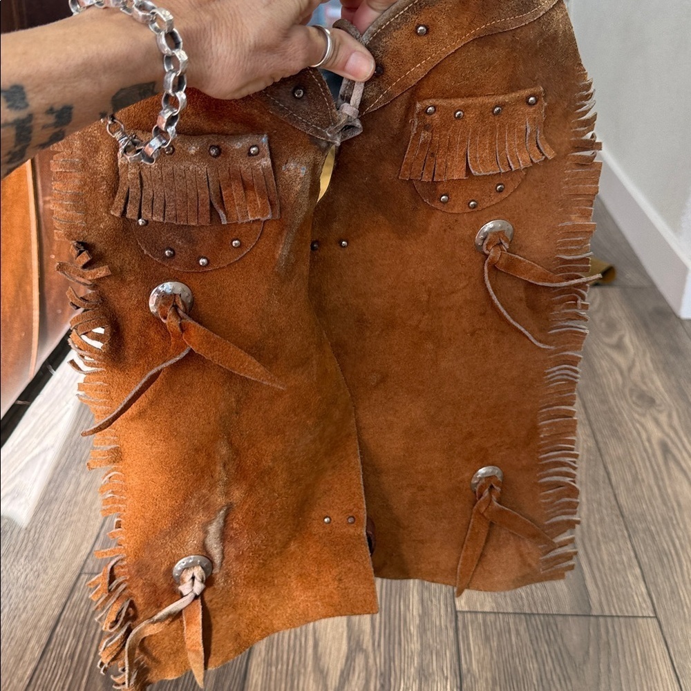 Vintage Sears Brown Leather fringe Chaps size 2 - 4
Authentic rudeo style chaps - Picture 6 of 7